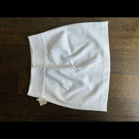 NWT woman’s white skirt. Great brand! - Picture 1 of 3